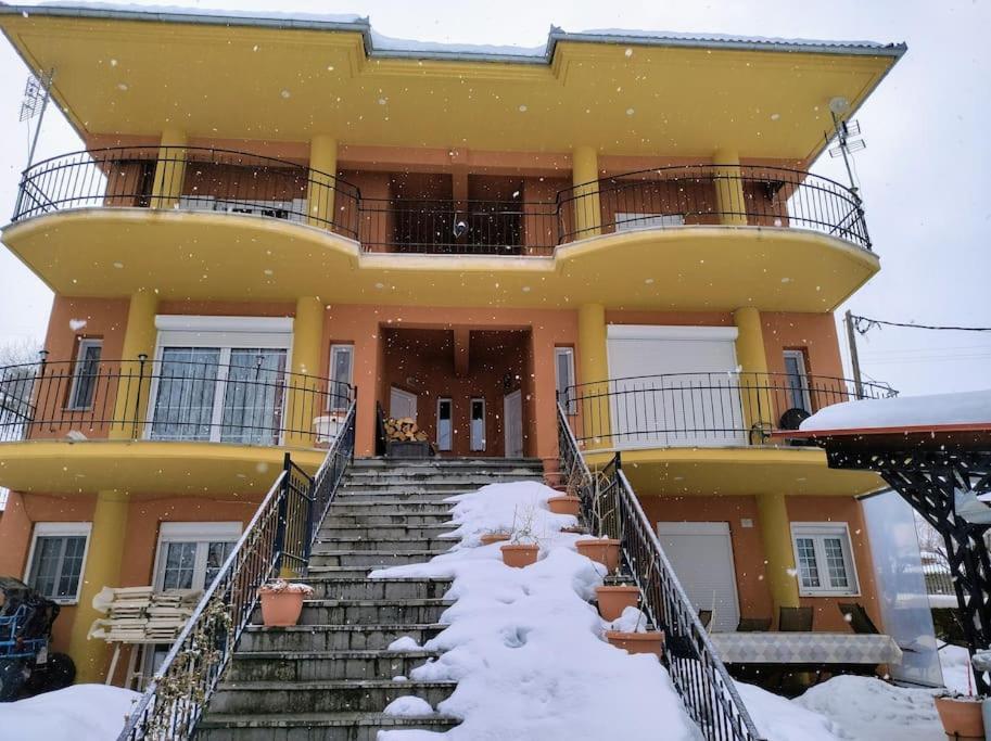 Cozy Cottage For 4 Lávdhas Exterior foto